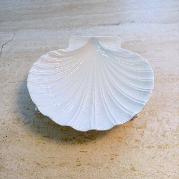 Vintage Spode White Porcelain Shell Trinket Dish With Dolphin Feet - Picture 2 of 15